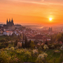 Die Prager Burg im goldenen Morgenlicht